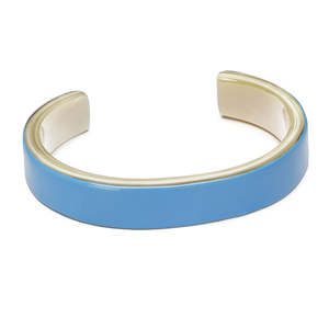 Brazalete Abierto de Cuerno de Búfalo, Azul Lacado, Pulido, Natural, Ancho, Hecho a Mano, Brazalete de Moda - Product Image 1