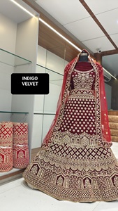 高品質のインド人デザイナー<span class=keywords><strong>Lehenga</strong></span> <span class=keywords><strong>Choli</strong></span>刺繍ワークパーティー付きベルベット生地パキスタンスタイルヘビーガウン