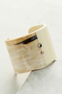 JOYERÍA Hecho de cuerno de búfalo natural Puños, brazaletes y pulseras hechos de cuerno de búfalo real, disponible en una variedad de - Product Image 2