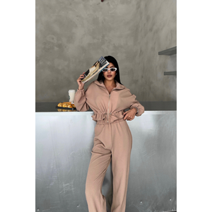 Conjunto Deportivo Beige, Regalo Perfecto, Tejido de Calidad - Product Image 4