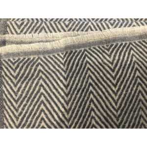 Bufanda Térmica de Cachemira con Diseño de Zigzag para Uso Casual - Product Image 1