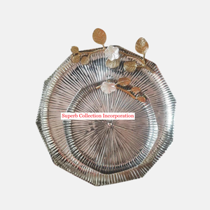 Plateau en métal martelé de qualité supérieure élégance forme carrée plateau de service Accent floral accessoire de vaisselle pour collations plats assiettes - Product Image 2