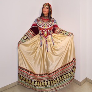 Robe de Mariage Ethnique Pashtun Traditionnelle Vintage Bohème à Manches Longues et Longue jusqu'au Sol, Faite à la Main, pour Couple Pakistanais - Product Image 5