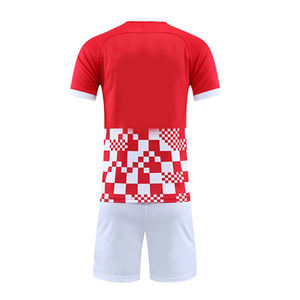 ชุดเสื้อฟุตบอลแขนสั้นขนาดใหญ่มีคุณสมบัติระบายอากาศพิมพ์ซับลิเมชันส่วนตัวสำหรับผู้เล่นฟุตบอลกำหนดเองได้2025 - Product Image 3