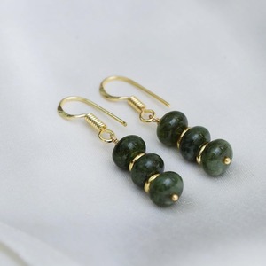 Boucles d'oreilles pendantes Vesonite Design plaqué or fait à la main avec perles d'espacement Bijoux en pierres précieuses vertes élégantes pour femmes - Product Image 4