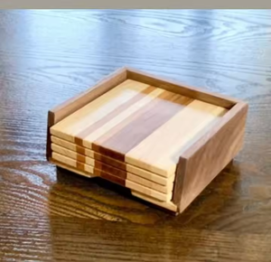 Posavasos de madera maciza para una protección de superficie confiable Posavasos de nogal bellamente hechos por Crescent Crafts - Product Image 1