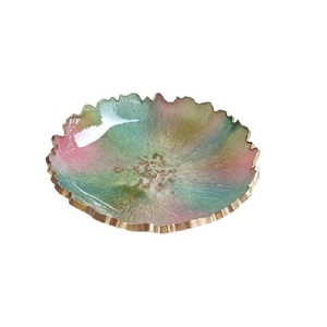 Bol en verre décoratif doré avec bords de pétales texturés Pièce maîtresse de luxe - Product Image 4