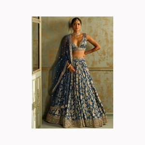 El mejor trabajo de bordado de diseñador hermoso de calidad extrema en tela Georgette Lehenga con Top y Dupatta Set a precio mayorista - Product Image 5