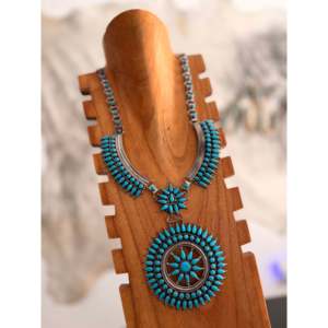 Vintage Navajo Kingman Turquoise and Sterling Silver Petite Cluster Necklace Cultural Collectible Jewelry - Product Image 4