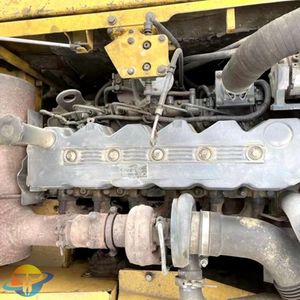 รถขุดตีนตะขาบ Komatsu PC200 และ PC220 มือสอง พร้อมมอเตอร์กำลังสูงและเกียร์ ราคาถูก - Product Image 6