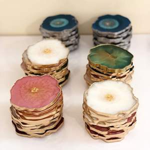 Juego de posavasos de resina Aura Indigo con detalles dorados Posavasos de epoxi hechos a mano para comedor y sala de estar - Product Image 1