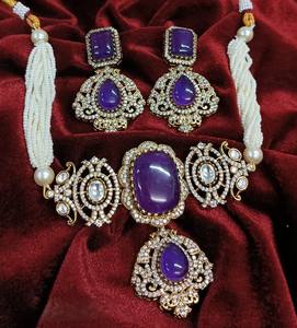 Bel ensemble de tour de cou élégant en laiton plaqué or Polki Kundan pour les célébrations d'anniversaire de fiançailles de mariage - Product Image 1