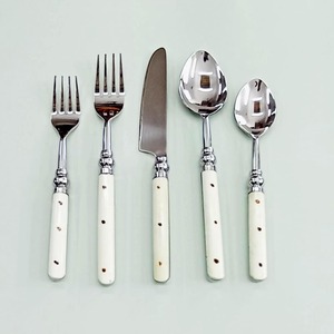 Logo personnalisé, ensemble de couverts de luxe en argent au Portugal avec coupe côtelée, design rond, ensemble de couverts d'ustensiles à poignée dorée - Product Image 6