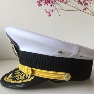 Sombrero de gorra de pico de uniforme negro de moda OEM con insignias de bordado de lingotes parches insignias en diseños personalizados - Product Image 2