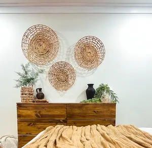 TOP TRENDING Vietnam Hand gewebtes Natur material Runde Wandbehang Haus Dekor Teller mit Orange Ton
