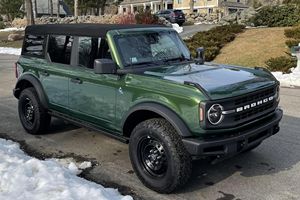 ฟอร์ด บรองโก แบล็ค ไดมอนด์ ปี 2021 เกียร์ธรรมดา 7 สปีด ขับเคลื่อน 4 ล้อ ไม่ได้ดัดแปลง - Product Image 5