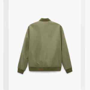 Blouson Bomber en Satin pour Homme Léger Respirant Col Montant Couleur Personnalisée Streetwear d'Hiver - Product Image 2