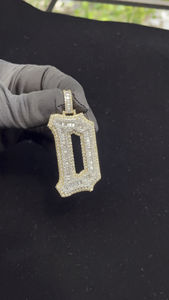 Collier pendentif élégant en diamant naturel avec monture en or blanc 18 carats pour femme, idéal pour le quotidien et les cadeaux, disponible pour l'exportation. - Product Image 4