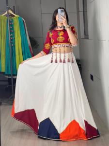 Lehenga Choli de diseñador multicolor con triángulos Kali y trabajo tradicional con Dori Latkan, de rayón y algodón, listo para usar, para Navratri. - Product Image 1