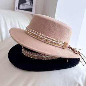 Chapeau plat rétro britannique coréen pour l'automne et l'hiver, nouveau chapeau transfrontalier - Product Image 5