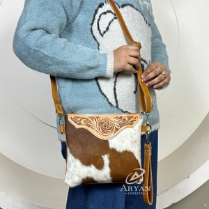 New Arrival Fashionable 2025 Floral Handmade Tooled Cowhide Leather Crossbody Bag Western Style Design Shoulder Wristlet Purse - Product Image 1