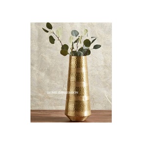 Floreros DE INTERIOR DE ALUMINIO modernos chapados en oro martillado para eventos de boda decoración de mesa de fiesta suministro más vendido - Product Image 1