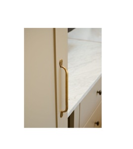 Tirador de latón de calidad de museo perfecto para muebles antiguos, incluidos cajones de escritorios de estilo colonial y cofres vintage - Product Image 1