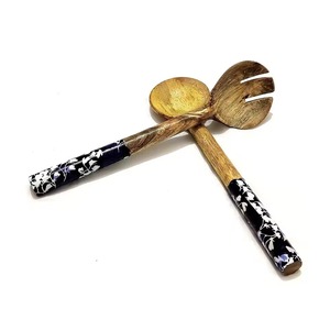 Serveurs à salade en bois faits à la main avec poignées étonnantes peintes à la main Design géométrique bohème Ustensiles de cuisine naturels Cuillère de service - Product Image 6