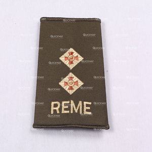 Glissières de rang brodées durables, confortables et parfaitement adaptées aux uniformes de cérémonie et aux tenues de cérémonie avec un design élégant - Product Image 1