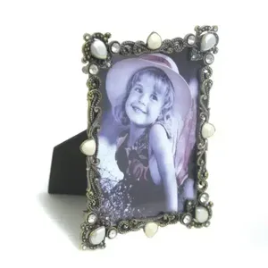 Cadre en métal Cadre rétro de luxe personnalisé et léger pour table de 6/7/8/10 pouces pour photos de mariage Cadre de salon familial - Product Image 2