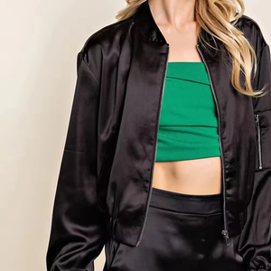 Chaqueta Bomber de Alta Calidad para Mujer con Cuello Alto, Mangas Largas y Cremallera Completa, Forro de Nailon, Estilo Tejido Resistente - Product Image 6