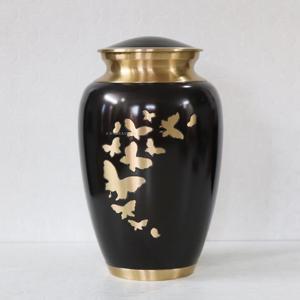 Urnes funéraires en laiton de qualité supérieure gravées à la main pour cendres humaines, urnes en laiton personnalisées, urnes en laiton artisanales pour cendres d'adultes, vente en gros - Product Image 2