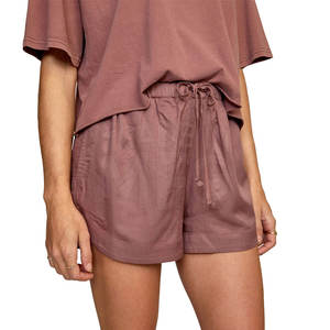 Pantalones cortos deportivos para mujer de alta calidad del fabricante de Pakistán, transpirables, de color sólido con decoración de logotipo, precio al por mayor para adultos - Product Image 4