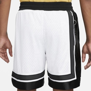 Short de basket-ball sportif personnalisé et élégant avec poche zippée pour hommes 100% toile de polyester Design en maille à taille moyenne Séchage rapide Respirant - Product Image 3
