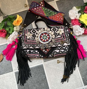 Nouveau sac à main fait main de créateur Banjara brodé Boho vente chaude de sac à franges élégant pour les femmes multi-usages - Product Image 3