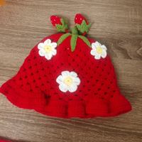 Gorro de Ganchillo Hecho a Mano con Diseño de Fresa, Última Moda 2025, Personalizado para Mujer, para Uso Diario, Viajes y Actividades al Aire Libre