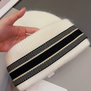 Fabricante Cuff Beanie Knit Hat 2024 Knit 100% Acrylic Beanie Two Tone Beanie With Custom Leather Patch Logo - Product Image 2