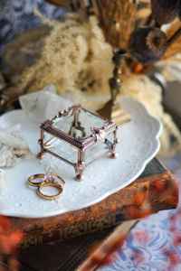 Cajas de joyería antiguas Venta al por mayor Anillo único de lujo Collar Colgante Pulsera Joyería Anillo Caja para compromiso Caja de metal de vidrio - Product Image 4