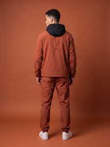 Ensemble coupe-vent en terre cuite et noir, veste et pantalon de survêtement en nylon avec logo personnalisé OEM, fabricant unisexe - Product Image 2