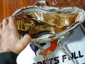 Bolso de Mano Clásico Multifuncional Personalizable de Diseñador, Hecho a Mano con Piel de Vaca Auténtica, Logotipo Personalizado, Accesorio de Hombro Duradero - Product Image 2