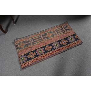 Alfombra pequeña vintage de 1.7x3.4 pies (51x105 cm), alfombra turca azul a rayas - Product Image 3