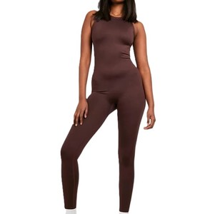 Conjuntos de ropa deportiva de secado rápido para correr al aire libre para mujer, ropa de entrenamiento personalizada, conjuntos de Fitness para gimnasio, conjunto de Yoga para mujer, Color marrón - Product Image 1