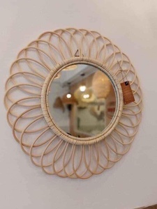100% Miroir en rotin fabriqué à la main du Vietnam-Art mural côtier personnalisé avec des teintes naturelles pour la décoration de la maison personnalisée - Product Image 5