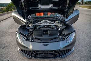 2023 Asstoon Martin Vantage Convertible Gasolina Bajo Kilometraje - Product Image 6