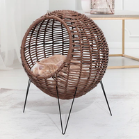 Lit pour animaux de compagnie en rotin surélevé chat chien maison ronde accessoires pour animaux de compagnie fabriqués à partir de matériaux naturels et décoration de la maison élégante, vente en gros.