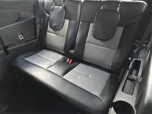 Ford Explorer XLT SUV 2024 con Volante a la Izquierda, Asientos de Cuero, Neumáticos R19 y Techo Panorámico - Product Image 5