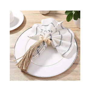 Porte-anneau de serviette en perles de bois personnalisé sculpté exquis hôtel anneau de serviette boule ronde perle porte-serviettes - Product Image 1