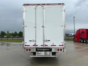Camión de Carga de Servicio Mediano 2017 Mitsubishi - Fuso FE160 con Carrocería Cerrada para Logística y Distribución - Product Image 3