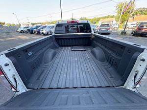 CLEAN 2017G-El SLE de Can_y_on Ext. Cabina LB 4WD - Product Image 3