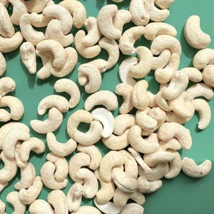 เม็ดมะม่วงหิมพานต์จากเม็ดมะม่วงหิมพานต์กล่องบรรจุภัณฑ์ W180เม็ดมะม่วงหิมพานต์จากเวียดนาม - Product Image 1